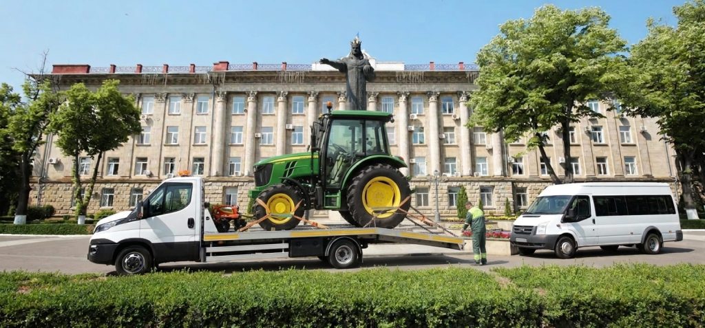Servicii de autoplatformă în Bălți: transport de tehnică specială și mașini noi